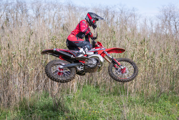 Rieju-MR300i-Pro-2026-accion5