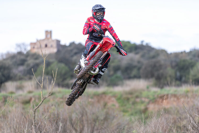 Rieju-MR300i-Pro-2026-accion6