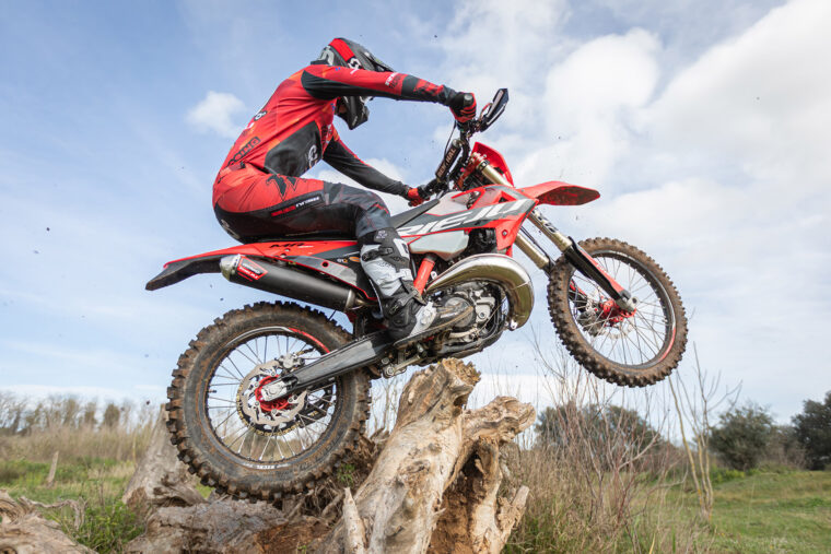 Rieju-MR300i-Pro-2026-accion8