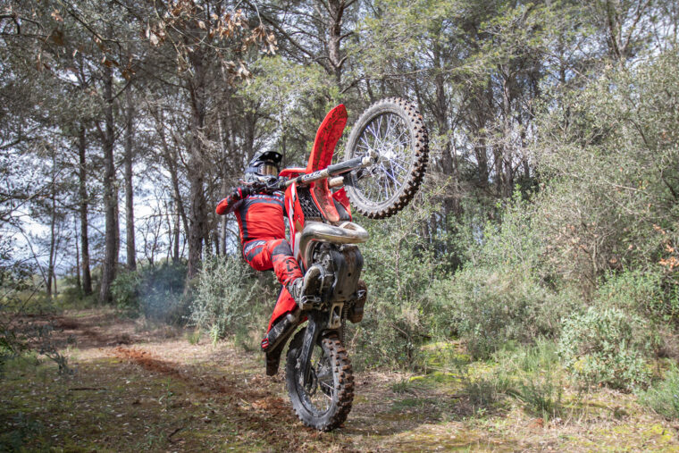 Rieju-MR300i-Racing-2026-accion4