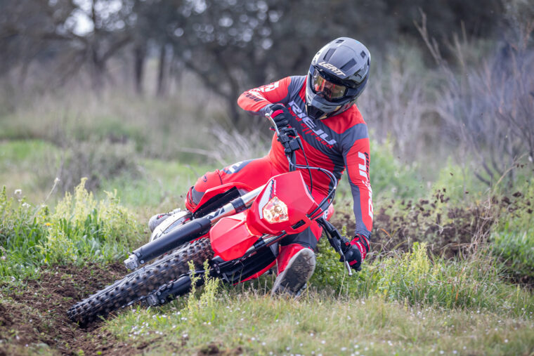 Rieju-MR300i-Racing-2026-accion5