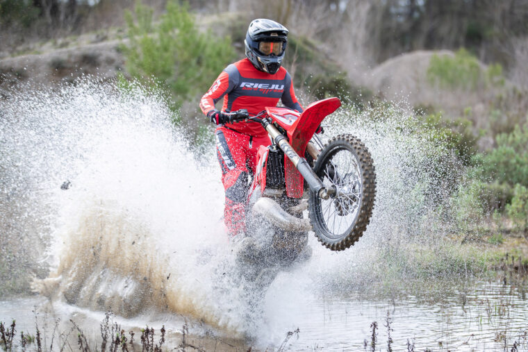 Rieju-MR300i-Racing-2026-accion8