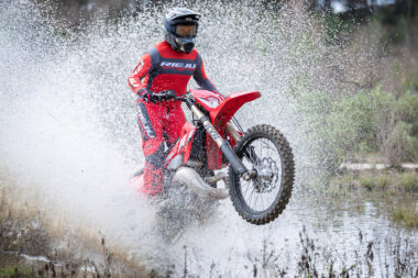 Rieju MR300i Racing 2026 accion9