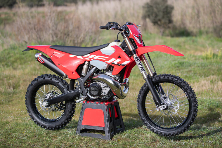 Rieju-MR300i-Racing-2026-estaticas1