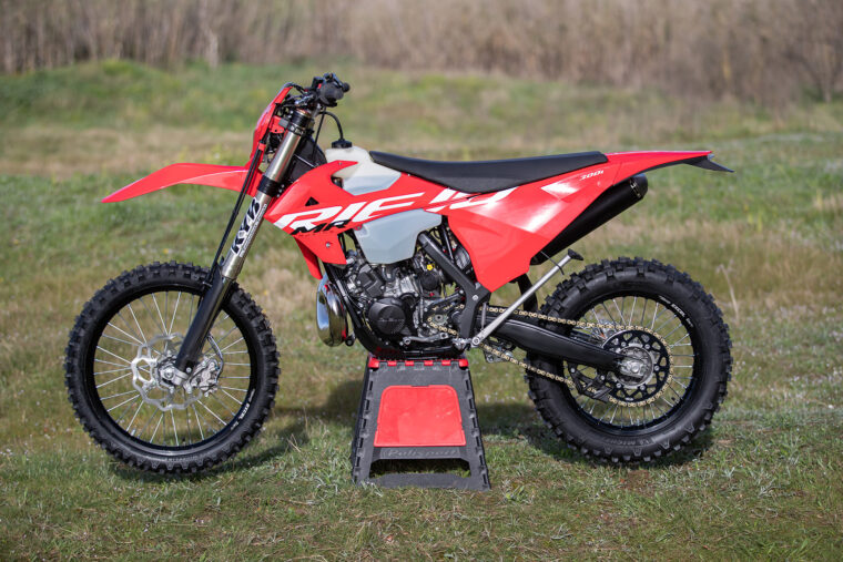 Rieju-MR300i-Racing-2026-estaticas2