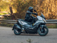 SYM ADX 300 2025 accion3