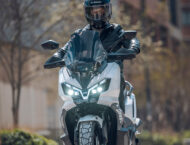 SYM ADX 300 2025 accion6