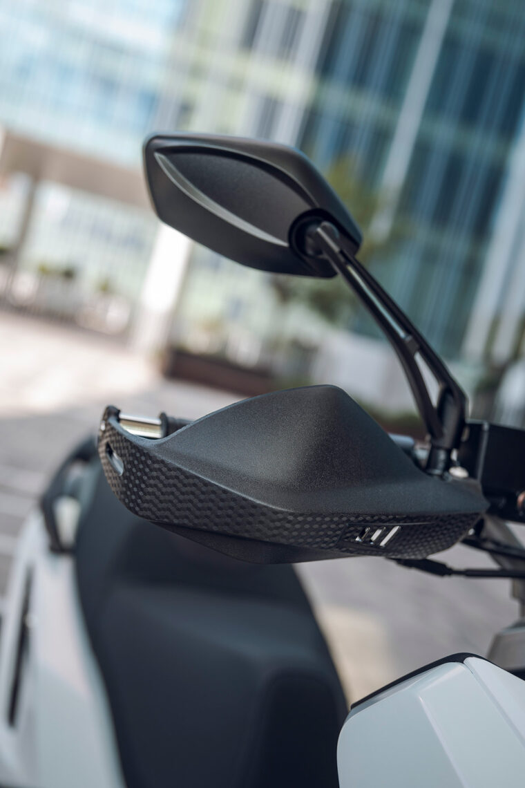 SYM-ADX-300-2025-detalles11