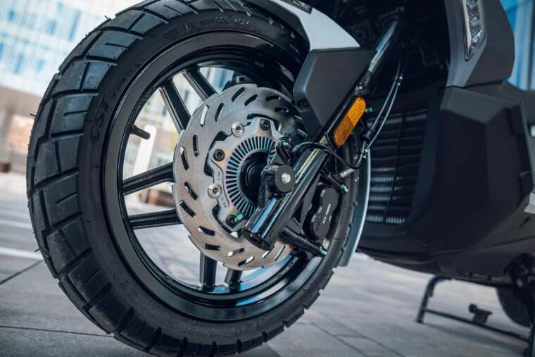 SYM-ADX-300-2025-detalles12