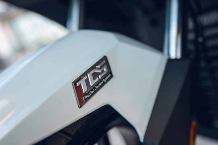 SYM-ADX-300-2025-detalles13