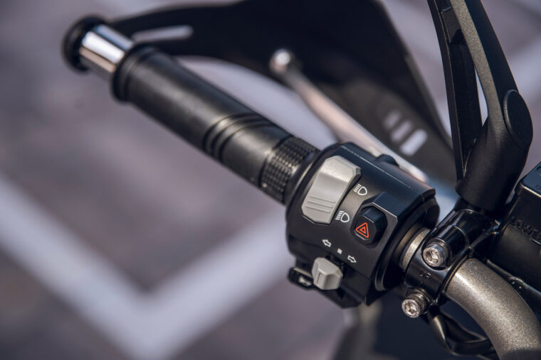 SYM-ADX-300-2025-detalles8