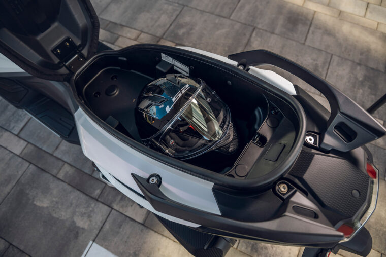 SYM-ADX-300-2025-detalles9