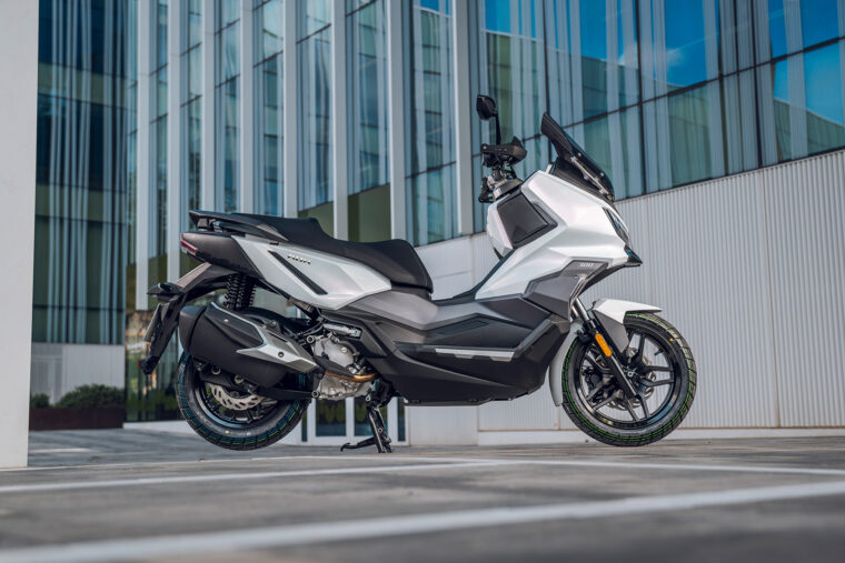 SYM-ADX-300-2025-estaticas1