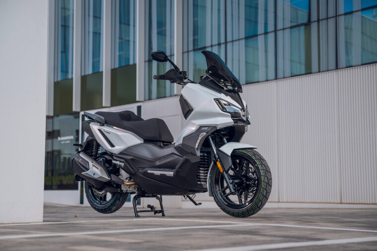 SYM ADX 300 2025 estaticas2