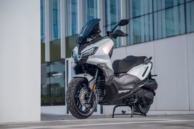 SYM-ADX-300-2025-estaticas3