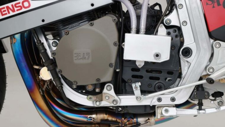 Suzuki-GSX-R750-Yoshimura-4