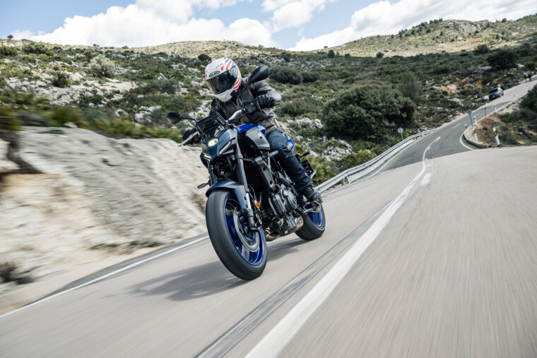 Yamaha-MT-07-Y-AMT-2025-opinion-prueba-1
