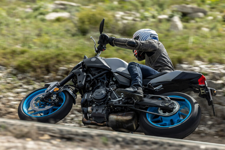 Yamaha-MT-07-Y-AMT-2025-opinion-prueba-18