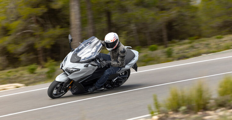 Yamaha-TMAX-2025-opinion-prueba