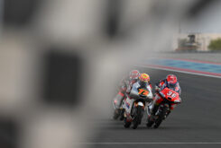 Piqueras gana por nueve milésimas en Qatar y se pone líder de Moto3 tras la avería de Rueda 7 angel piqueras victoria moto3 qatar