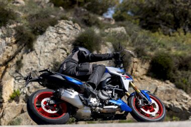 bmw f 900 r 2025 05