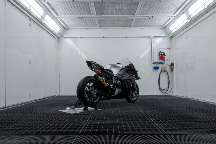 BMW-Motorrad-Concept-RR-2025-2