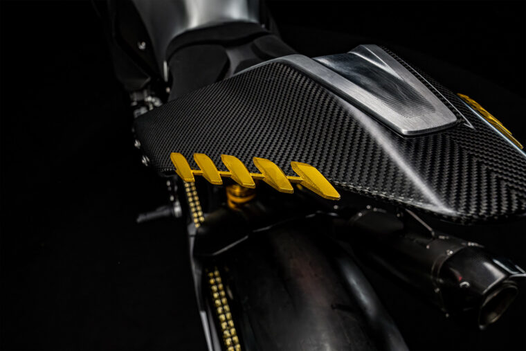 BMW-Motorrad-Concept-RR-2025-29