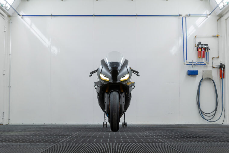 BMW-Motorrad-Concept-RR-2025-4