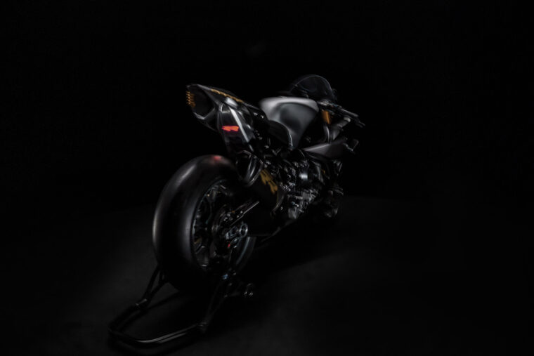 BMW-Motorrad-Concept-RR-2025-80