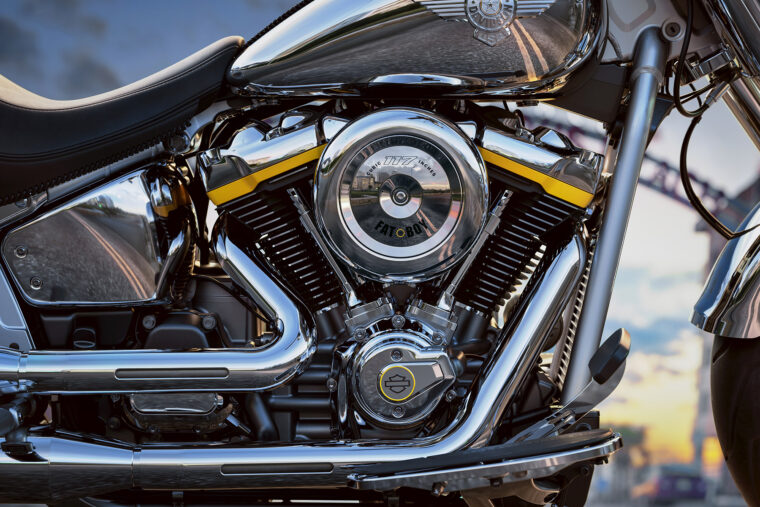 Harley-Davidson-Fat-Boy-Gray-Ghost-2025-detalles2