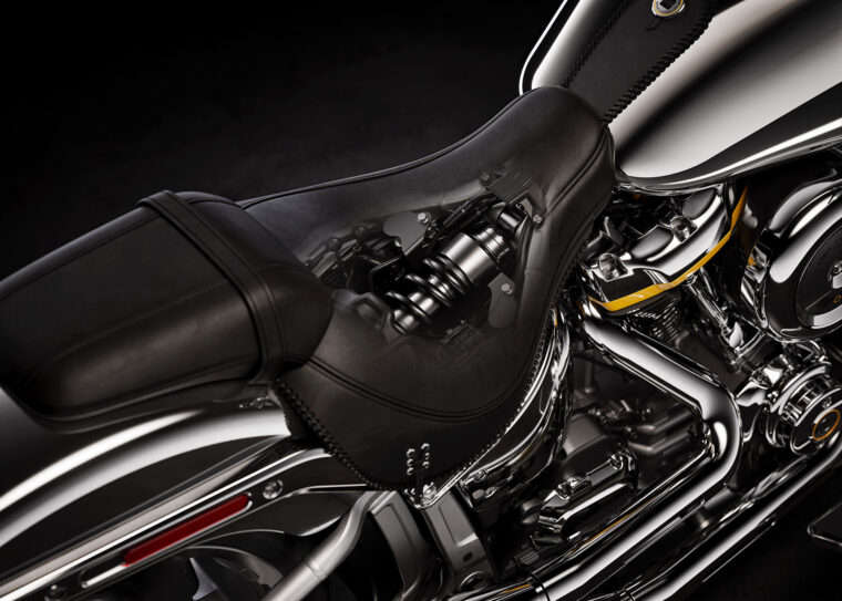 Harley-Davidson-Fat-Boy-Gray-Ghost-2025-detalles8