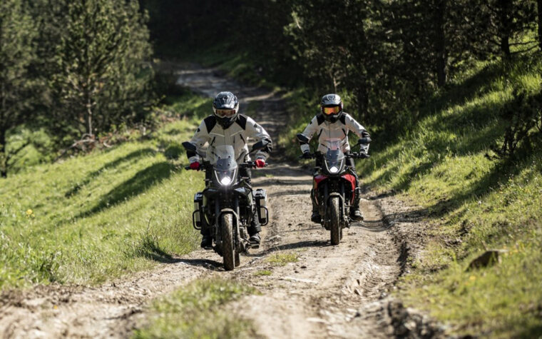 Macbor-Montana-XR1-125-EVO-2025-accion3