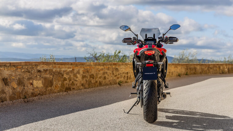Yamaha-Tracer-7-2025-estaticas8