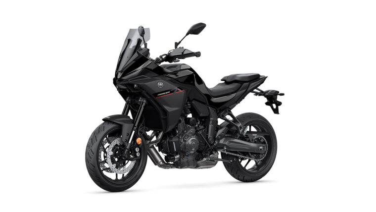 Yamaha-Tracer-7-2025-estudio-colores8
