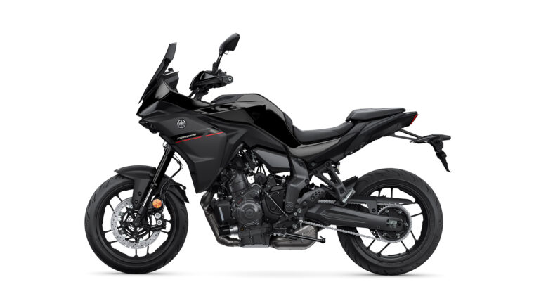 Yamaha-Tracer-7-2025-estudio-colores9