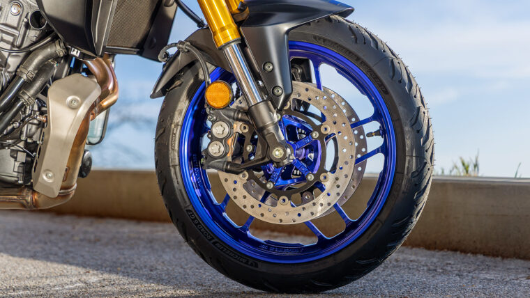 Yamaha-Tracer-7-GT-2025-detalles4