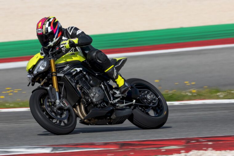 triumph-speed-triple-1200-rx-2025-12