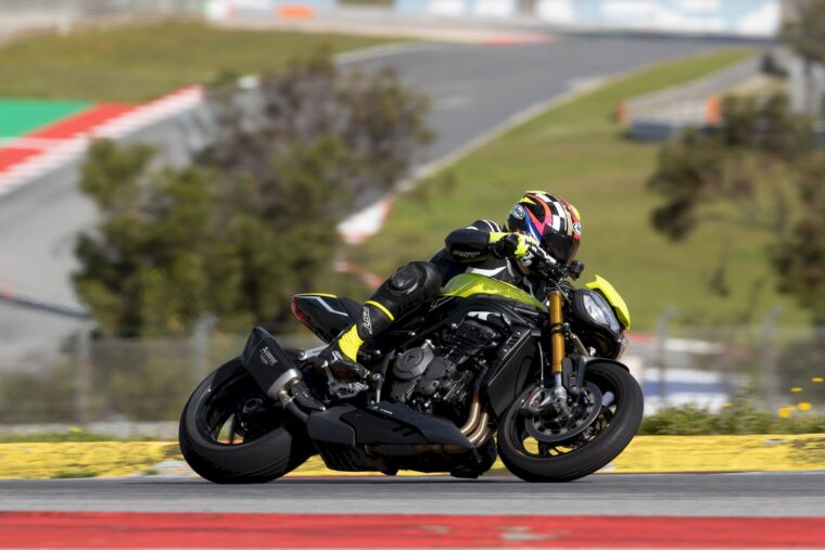 triumph-speed-triple-1200-rx-2025-15