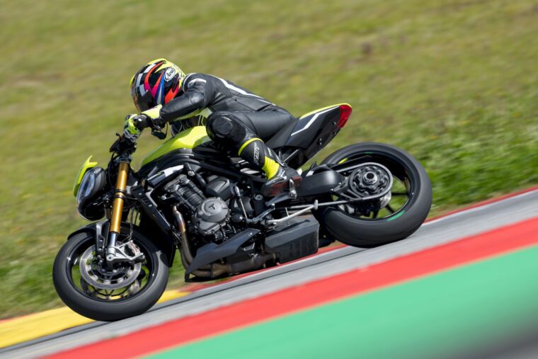 triumph-speed-triple-1200-rx-2025-19