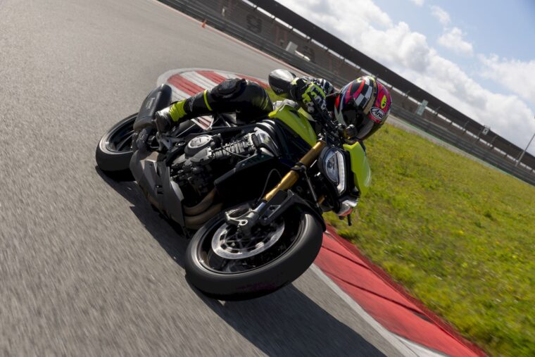 triumph-speed-triple-1200-rx-2025-2