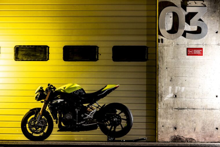 triumph-speed-triple-1200-rx-2025-26