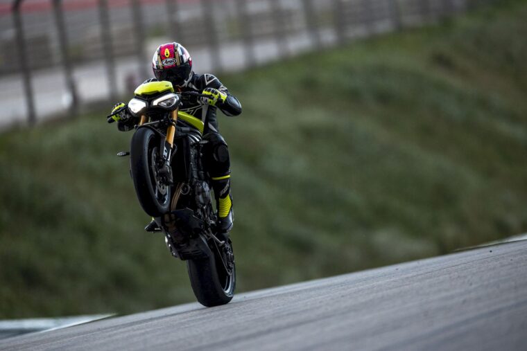 triumph-speed-triple-1200-rx-2025-3