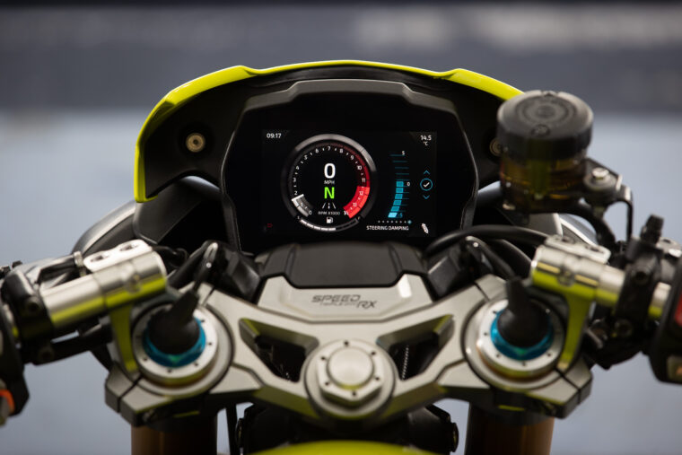 triumph-speed-triple-1200-rx-2025-32