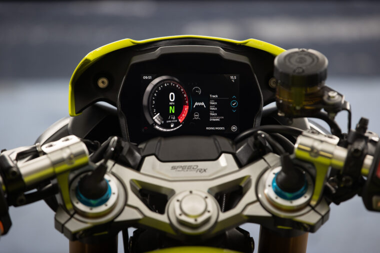 triumph-speed-triple-1200-rx-2025-34