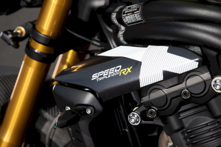 triumph-speed-triple-1200-rx-2025-40