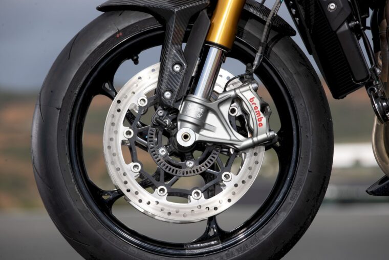 triumph-speed-triple-1200-rx-2025-44