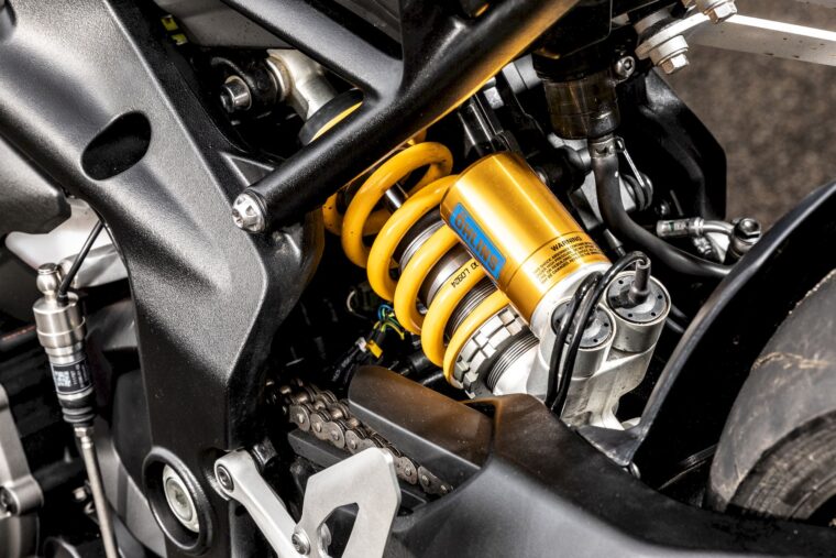 triumph-speed-triple-1200-rx-2025-45