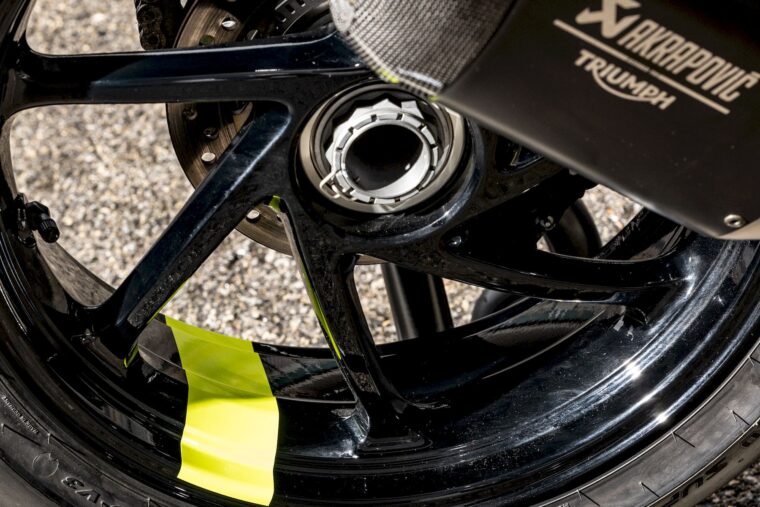 triumph-speed-triple-1200-rx-2025-46