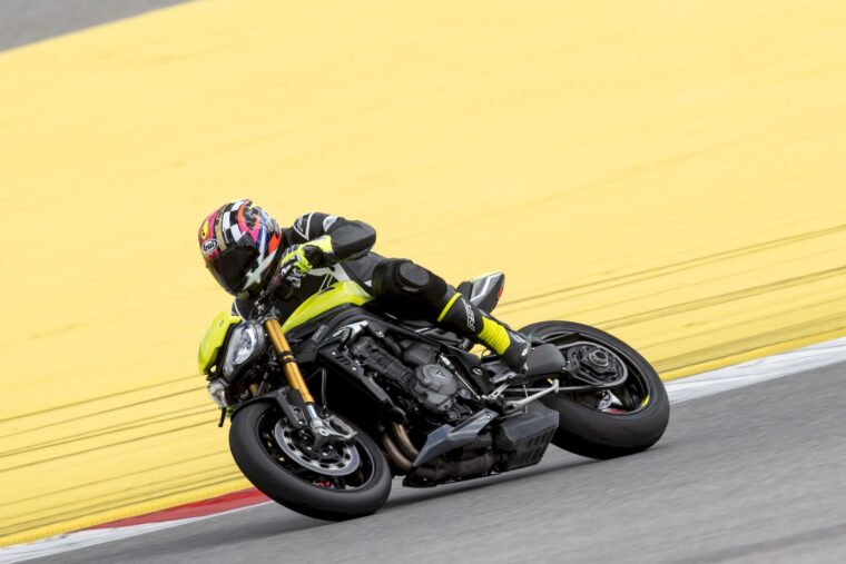 triumph-speed-triple-1200-rx-2025-6