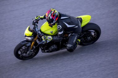 triumph speed triple 1200 rx 2025 8